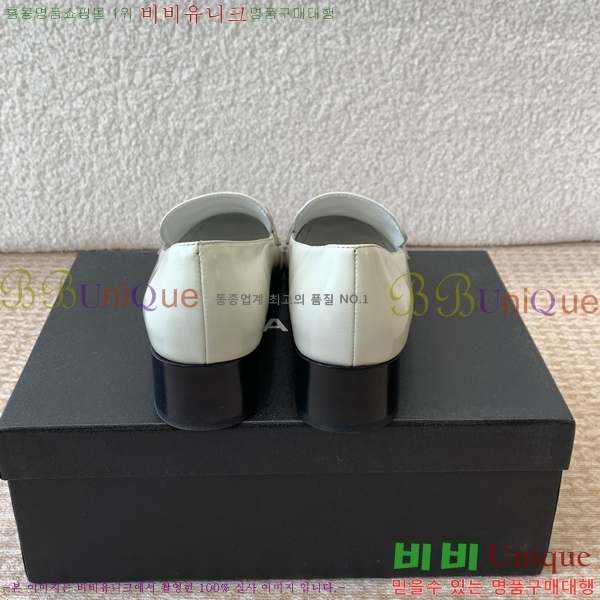   Ŭ  31CH24122010-2