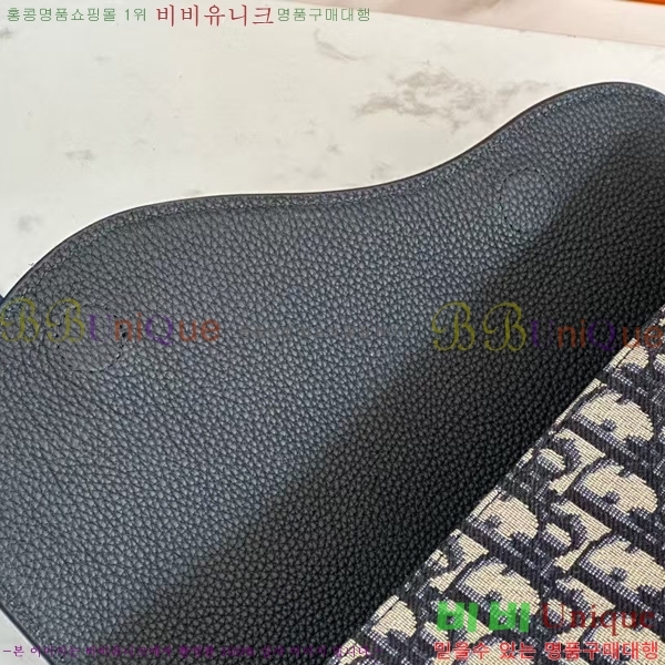 # Saddle A5 Ʈ̾ Ŭġ 2ADCA540-102