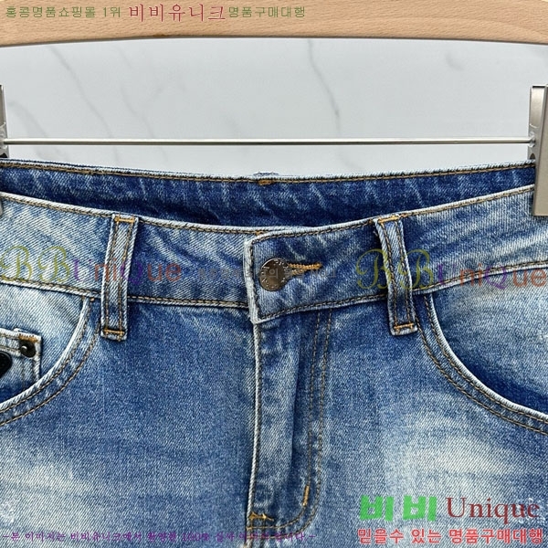   û PE789952-3