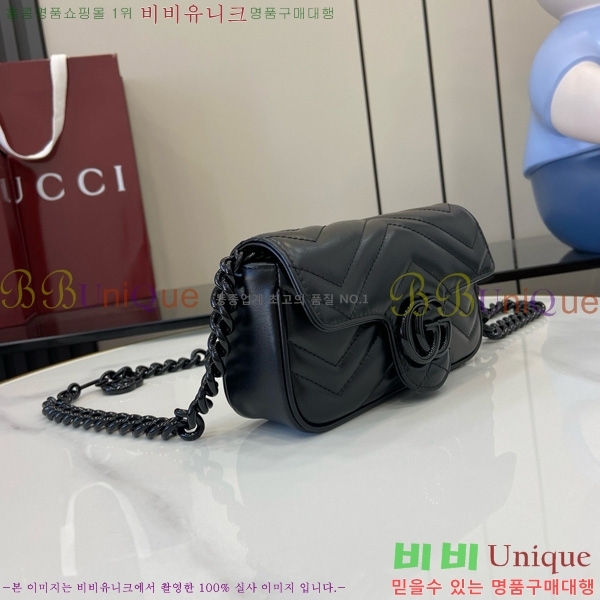 # GG Ʈ Ʈ  699757-104