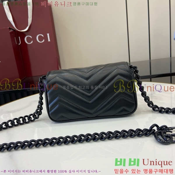 # GG Ʈ Ʈ  699757-104