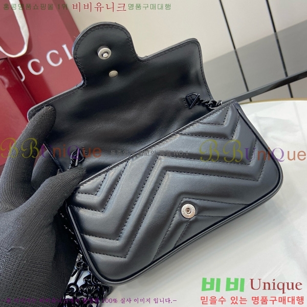 # GG Ʈ Ʈ  699757-104
