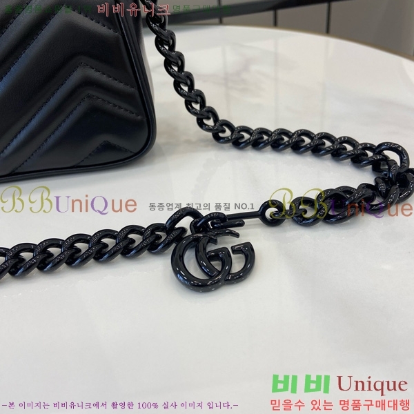 # GG Ʈ Ʈ  699757-104