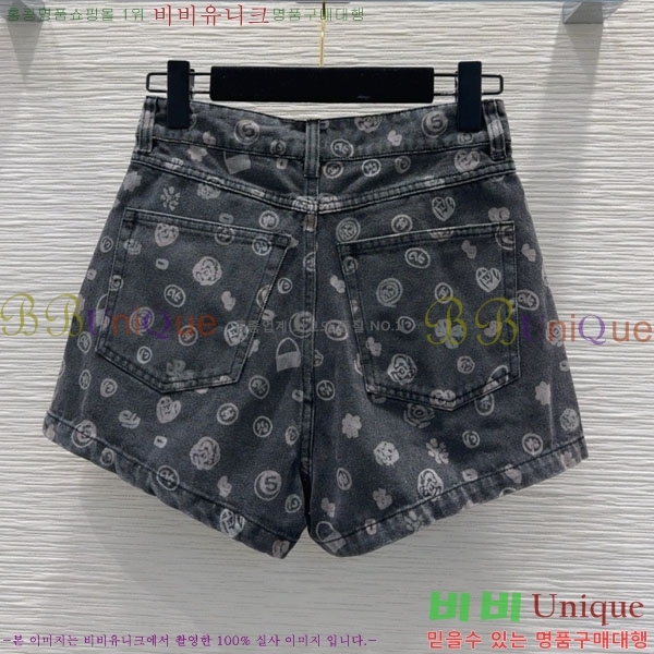  *   21CA25621-4