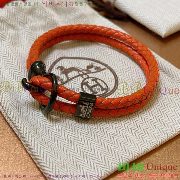޽  H959560-1