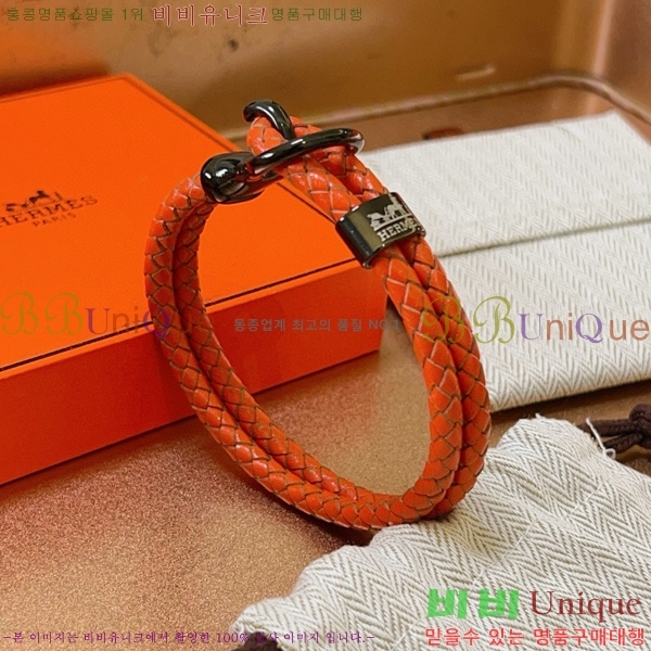 ޽  H959560-1