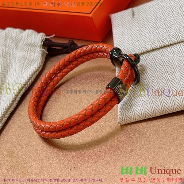 ޽  H959560-1