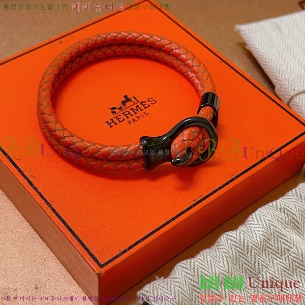 ޽  H959560-1