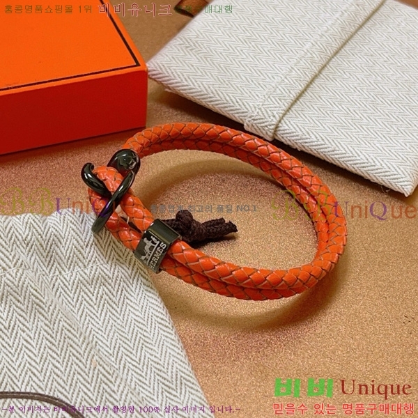 ޽  H959560-1