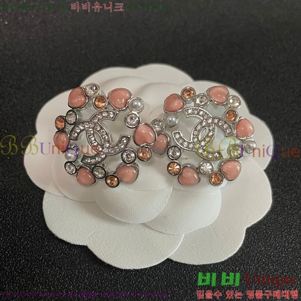 * Ͱ CH01056-4