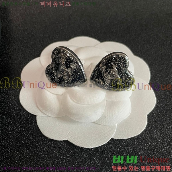 * Ͱ CH01056-5
