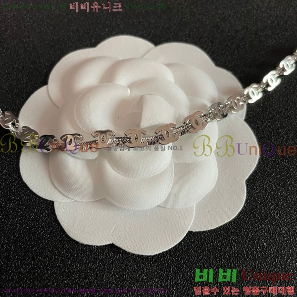 *  CH6111445-2