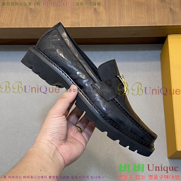  ̺  L7161624-4