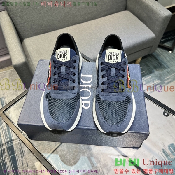  Ŀ DR974929-4