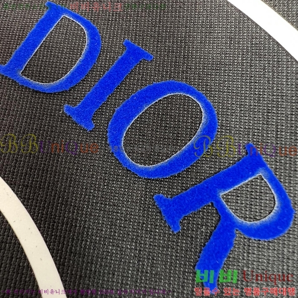    Ƽ D25516393-2