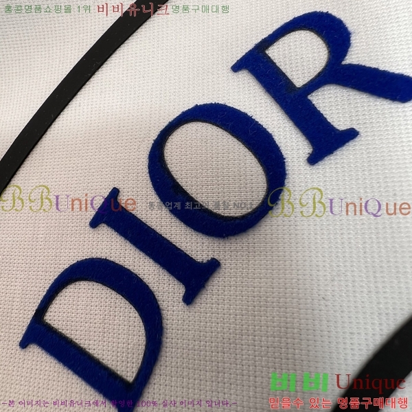    Ƽ D25516393-1