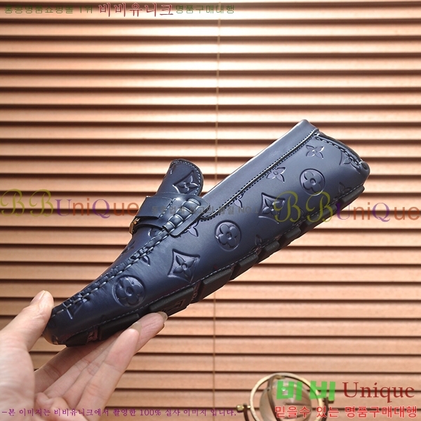  ̺  L7161628-27
