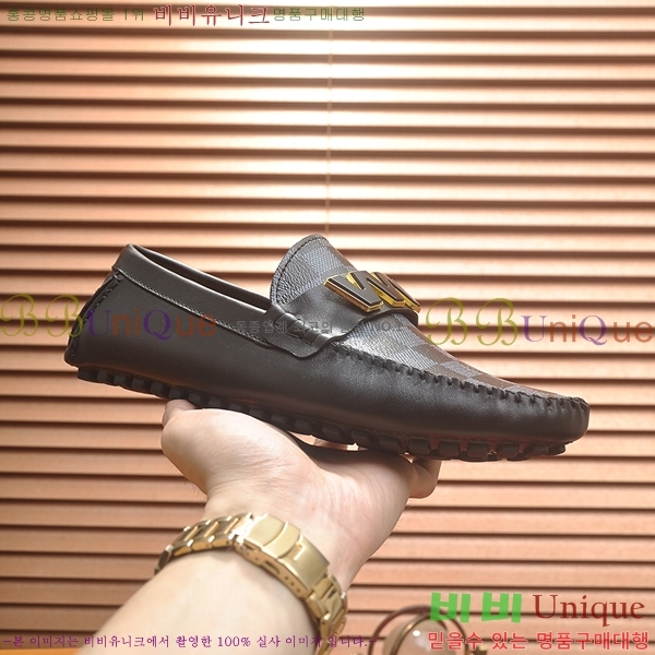  ̺  L7161628-1