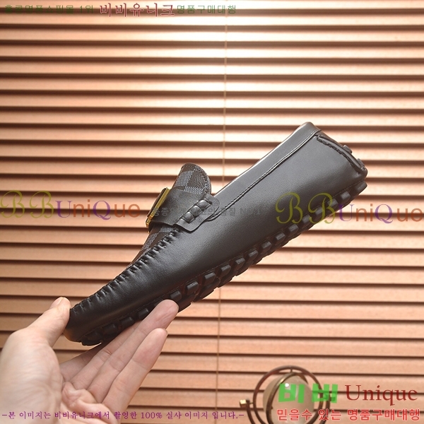  ̺  L7161628-1