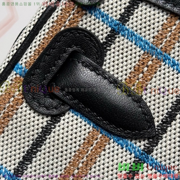 #޽  Ų 29 HE91560-4