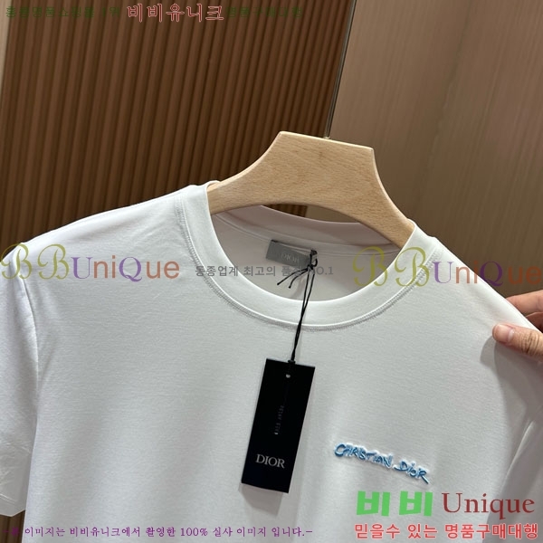    Ƽ D864725-1