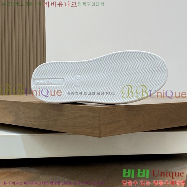   Ŀ LA669099-3