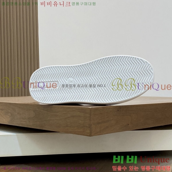   Ŀ LA669098-3