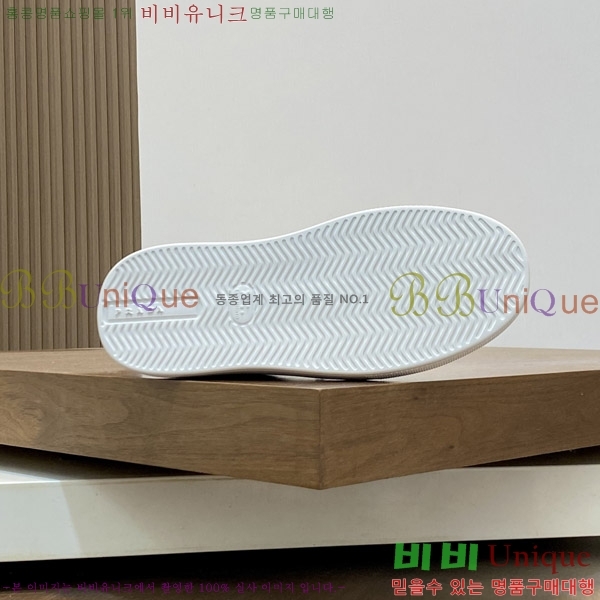   Ŀ LA669098-7