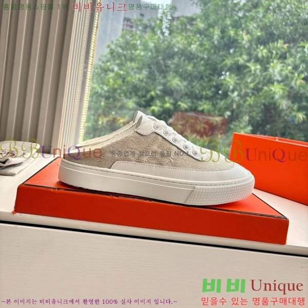 ޽   HE0026993-4