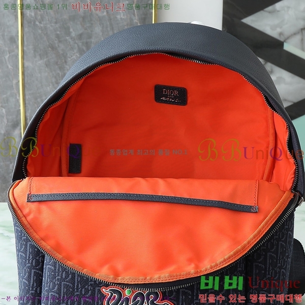 # ̴ 2.0 KAWS   1ESBA199-301