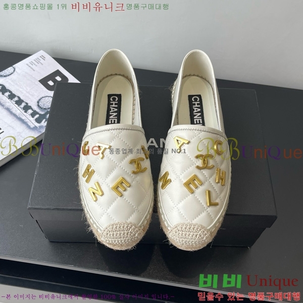 * ĵ ÷ 27CH7582410-3