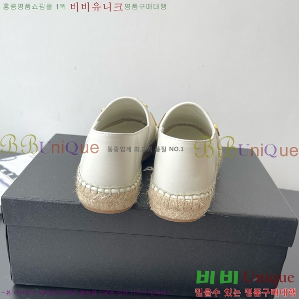 * ĵ ÷ 27CH7582410-3