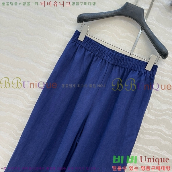    MAX151107-8