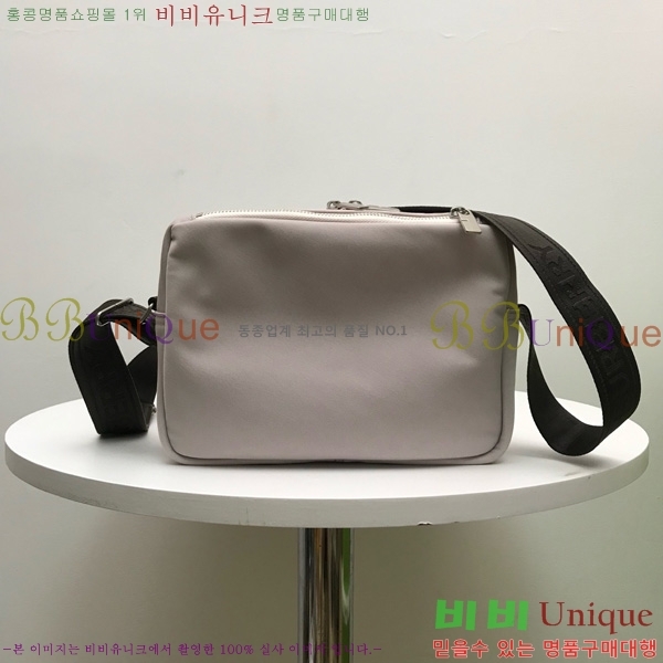 # ũ ũνٵ  81113881-102