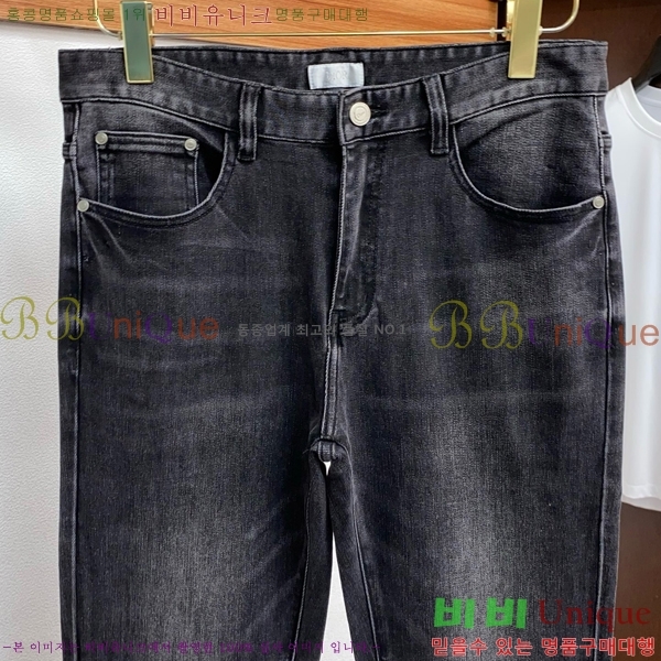   û G2555739