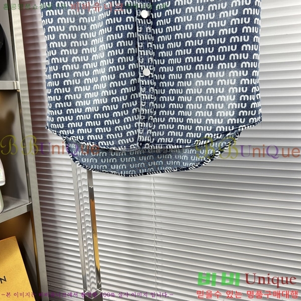  ̿̿    M896569