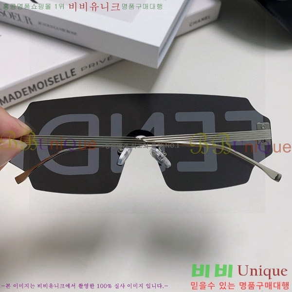  ۶ F924703-1