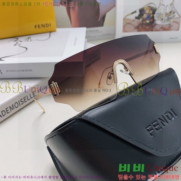  ۶ F924703-3