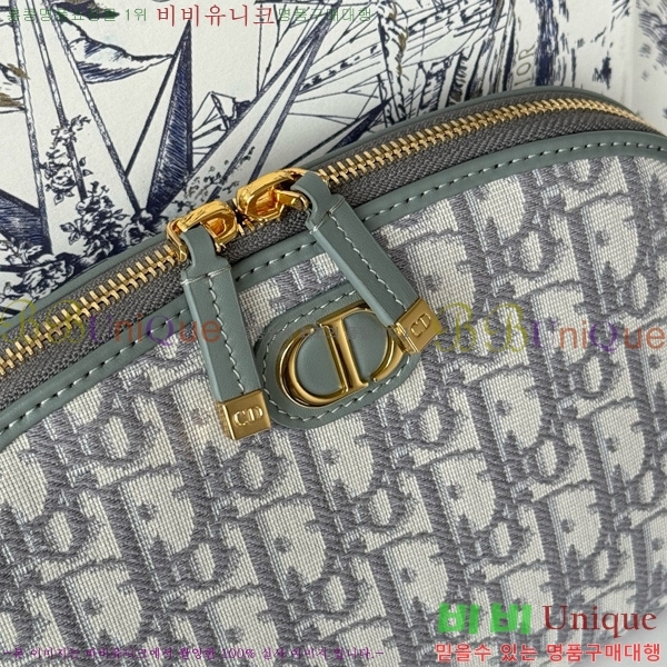 # 30  ε Ŀġ S2124-1002