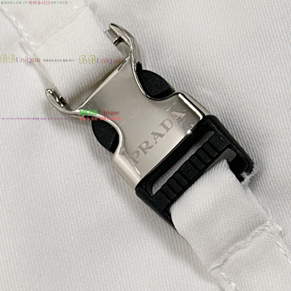    Ŷ P951723-1