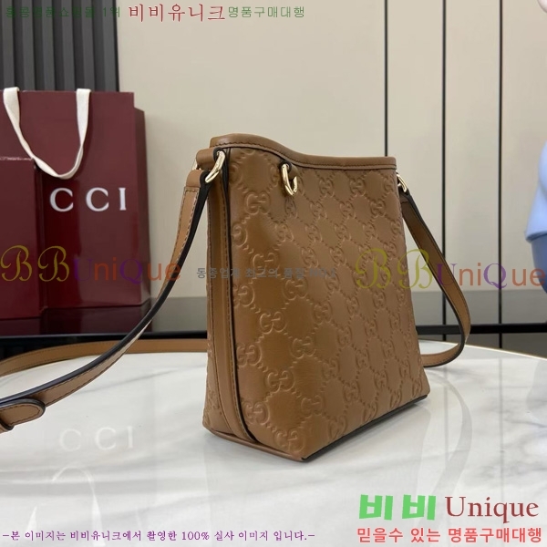 # GG   Ŷ ‎847090-103