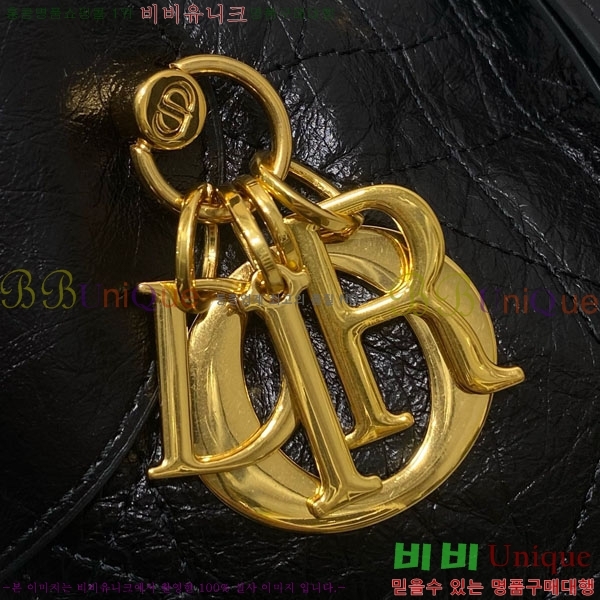 #    ũα M2845-101