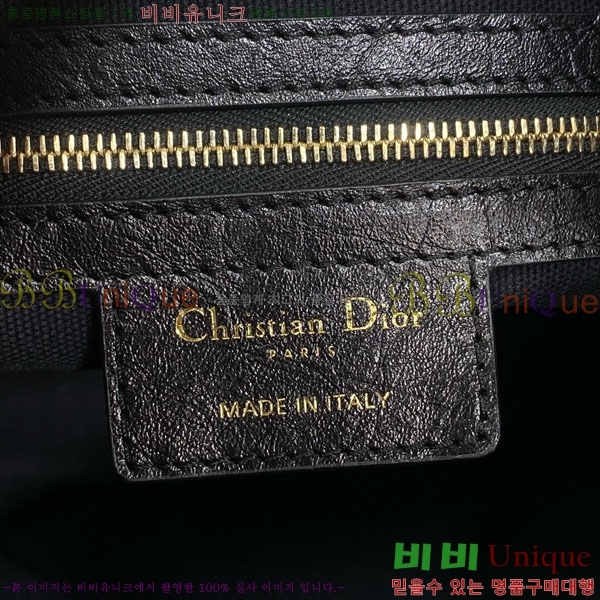 #    ũα M2845-101