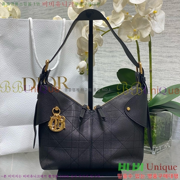 #    ũα M2845-102