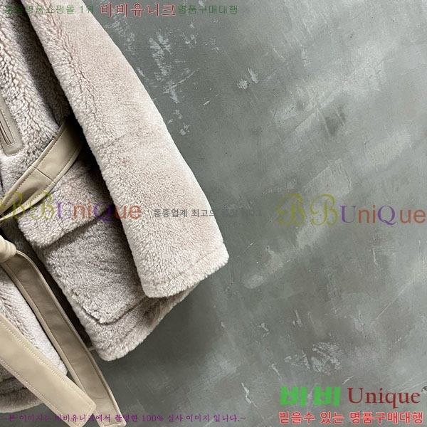  ̿̿ þ   MIU1123044-24