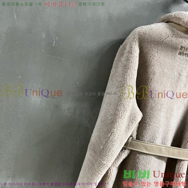  ̿̿ þ   MIU1123044-24