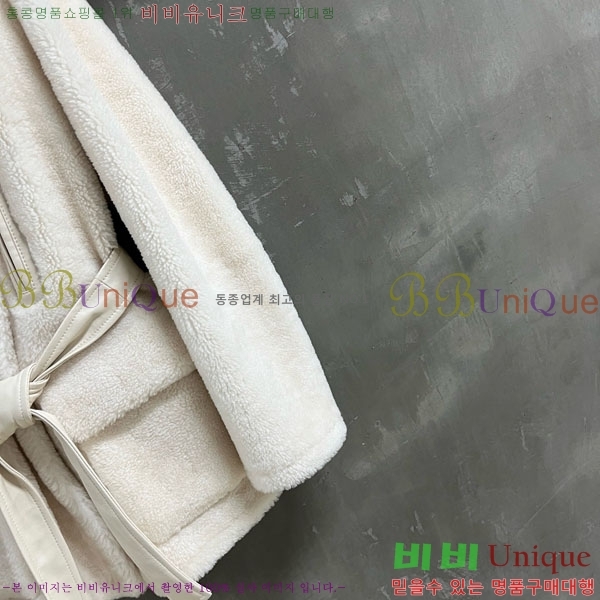  ̿̿ þ   MIU1123044-26