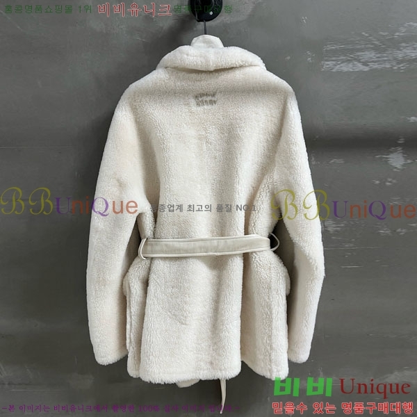  ̿̿ þ   MIU1123044-26