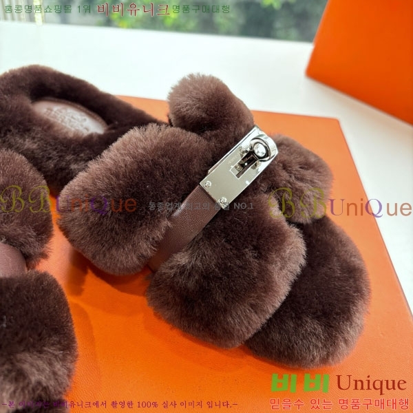 ޽   þ  29W861561-7