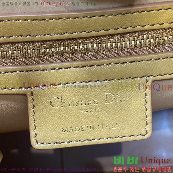 # Caro ̵ Ƽĳ ü  M00550-4